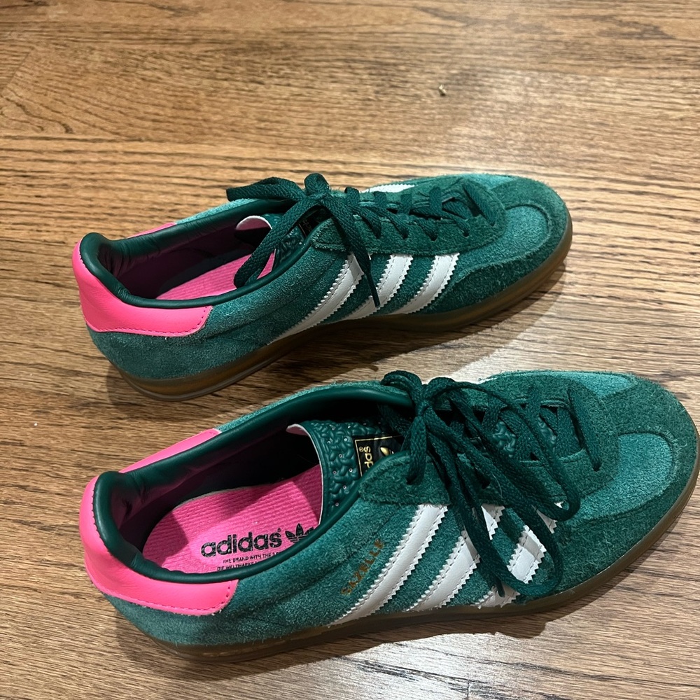 adidas Gazelle Indoor
Collegiate Green Lucid Pink (Women's)